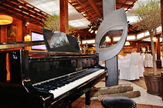 Imagen del bar/restaurante del Hotel Meg Lozenetz. Foto 6