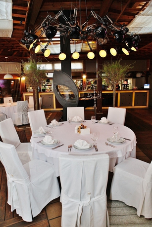 Imagen del bar/restaurante del Hotel Meg Lozenetz. Foto 8