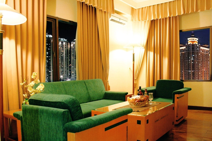 Imagen de la habitación del Hotel Mega Anggrek and Convention. Foto 5