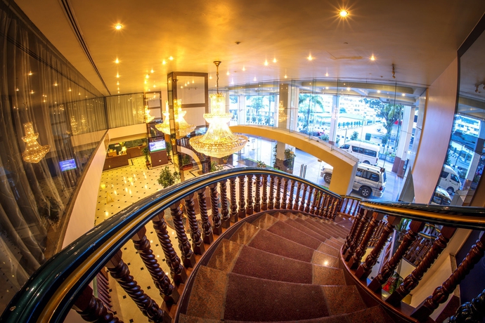 Imagen de los interiores del Hotel Mega. Foto 11