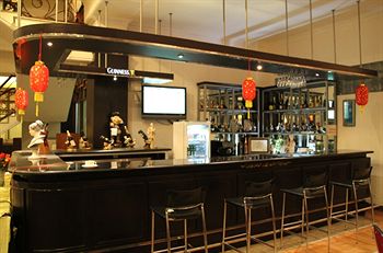 Imagen de la habitación del Hotel Mega Lestari. Foto 4