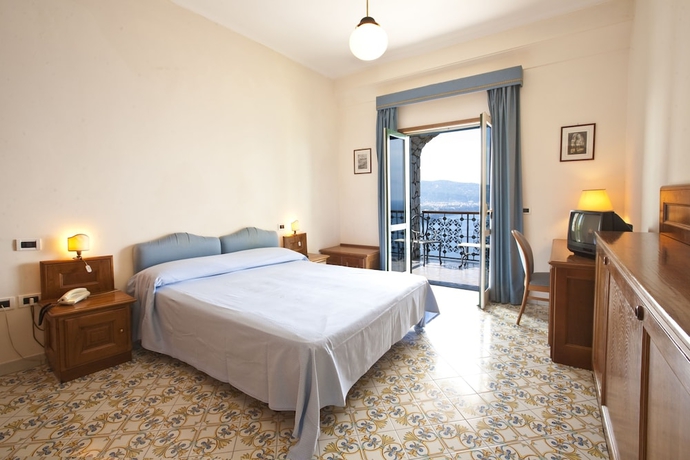 Imagen de la habitación del Hotel Mega Mare. Foto 9