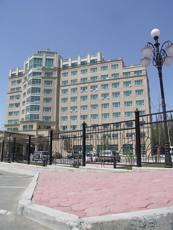 Imagen de los exteriores del Hotel Mega Palace. Foto 8