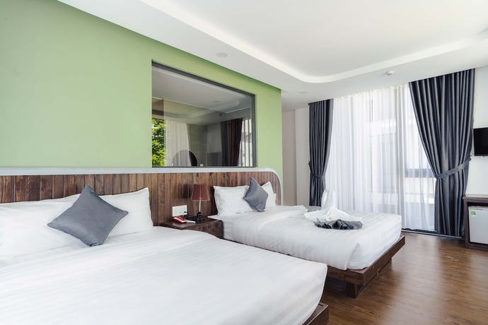 Imagen de la habitación del Hotel Mega Sky. Foto 13