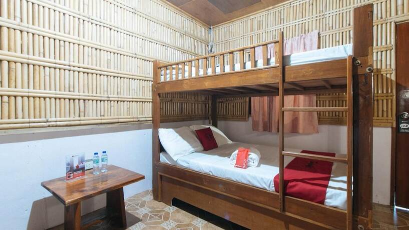 Imagen general del Hotel Megan\'s Paradisio Beach Resort. Foto 1
