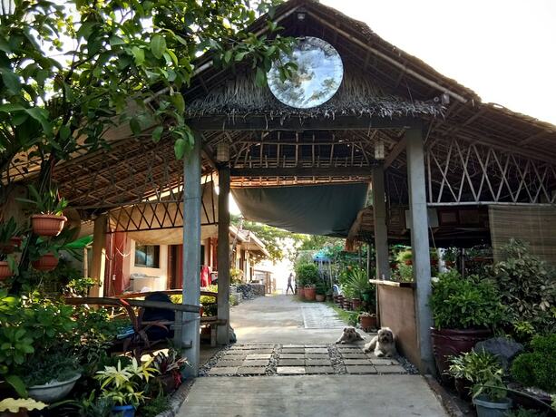 Imagen general del Hotel Megan\'s Paradisio Beach Resort. Foto 7