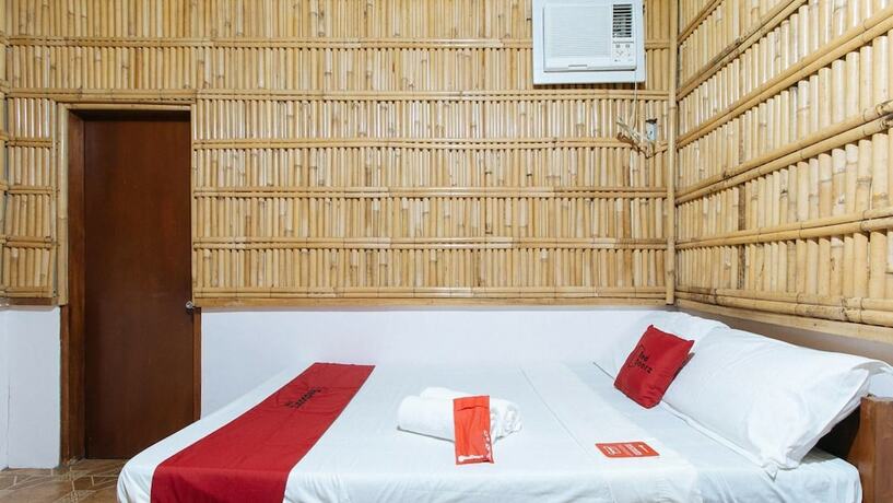 Imagen general del Hotel Megan\'s Paradisio Beach Resort. Foto 15
