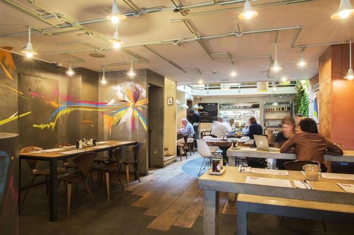 Imagen del bar/restaurante del Hotel Megaro. Foto 5