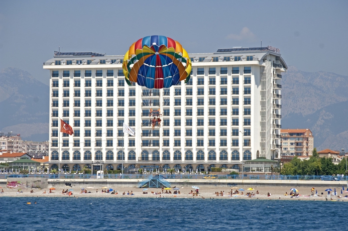 Imagen de los exteriores del Hotel Megasaray Westbeach Antalya. Foto 12