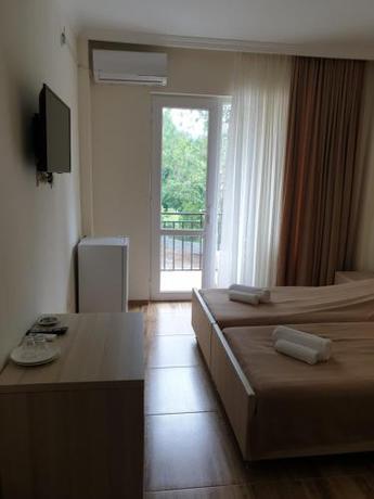 Imagen de la habitación del Hotel Megobroba. Foto 16