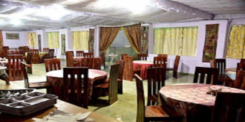 Imagen del bar/restaurante del Hotel Mehar Adventure Safari Camp. Foto 8