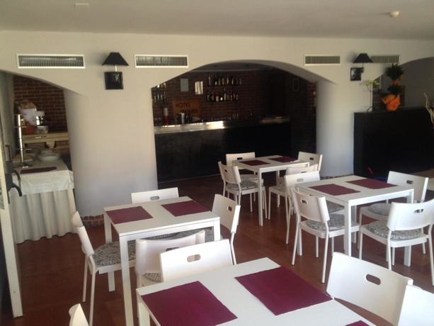 Imagen del bar/restaurante del Hotel Mehari. Foto 2