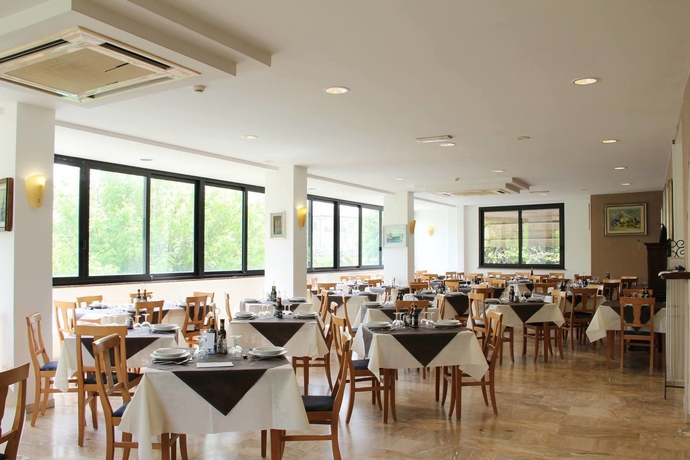 Imagen del bar/restaurante del Hotel Mehari. Foto 3