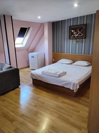 Imagen de la habitación del Hotel Mehdjarel. Foto 7