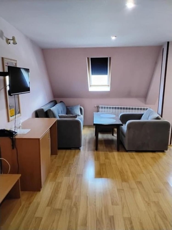 Imagen de la habitación del Hotel Mehdjarel. Foto 12