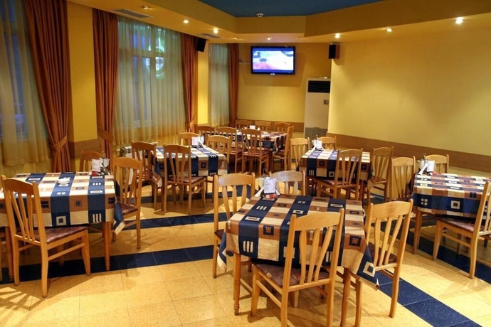 Imagen del bar/restaurante del Hotel Mehdjarel. Foto 5