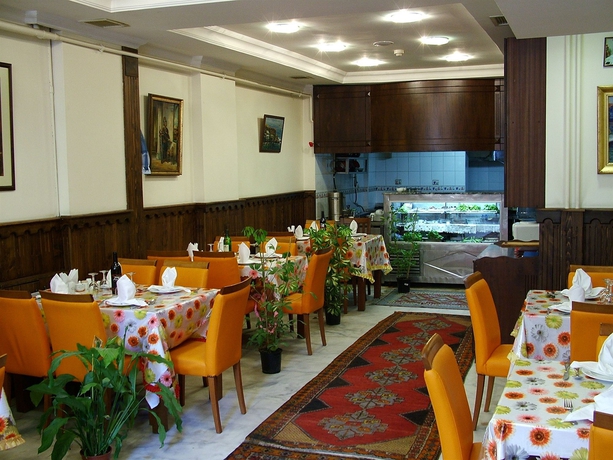 Imagen del bar/restaurante del Hotel Mehmet Bey. Foto 3