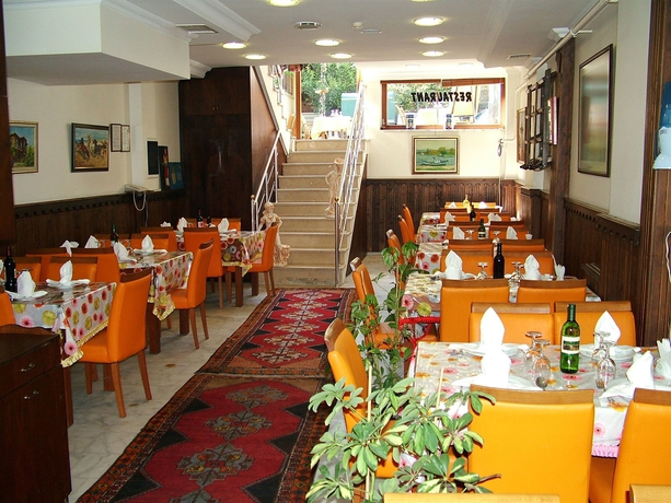 Imagen del bar/restaurante del Hotel Mehmet Bey. Foto 4