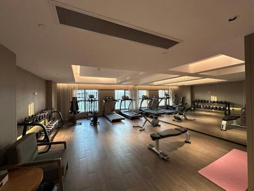 Imagen general del Hotel Mehood Lestie Guangzhou Hanxi Changlong Branch - Free Shuttle Bus to Canton Fair Complex Durin. Foto 2