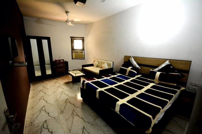 Imagen general del Hotel Mehra Inn. Foto 2