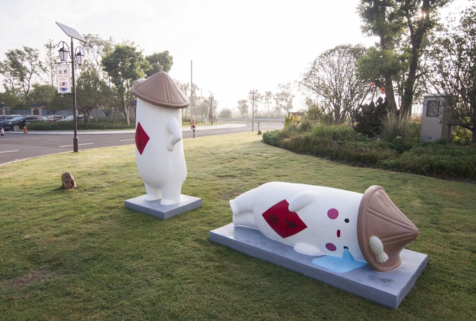 Imagen de los exteriores del Hotel Meicheng Swan Lake Resort Hot Spring. Foto 13