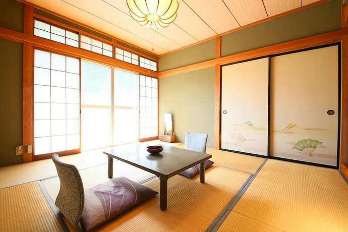 Imagen de la habitación del Hotel Meiji Onsen Ryokan. Foto 20