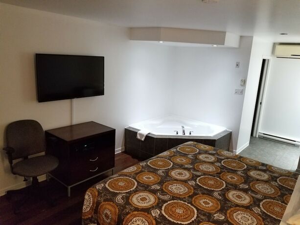 Imagen de la habitación del Hotel Meilleure Auberge. Foto 18