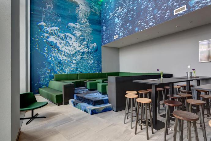 Imagen de los interiores del Hotel Meininger Amsterdam Amstel. Foto 17