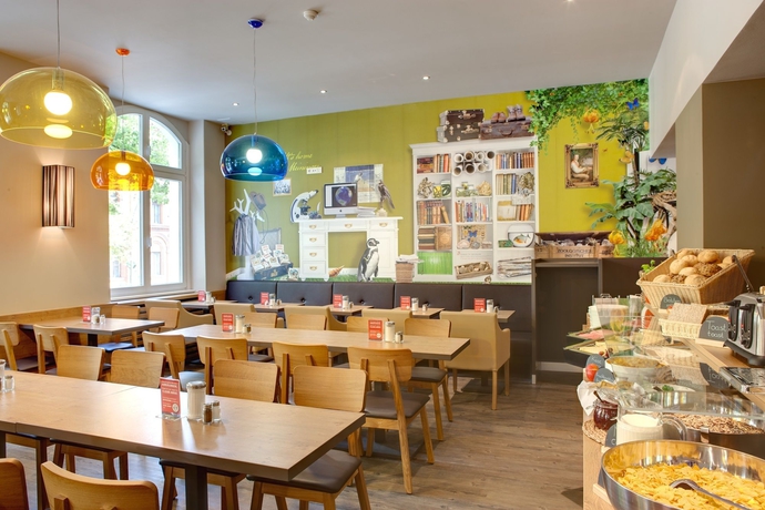 Imagen del bar/restaurante del Hotel Meininger Hotel Berlin Mitte Humboldthaus. Foto 2