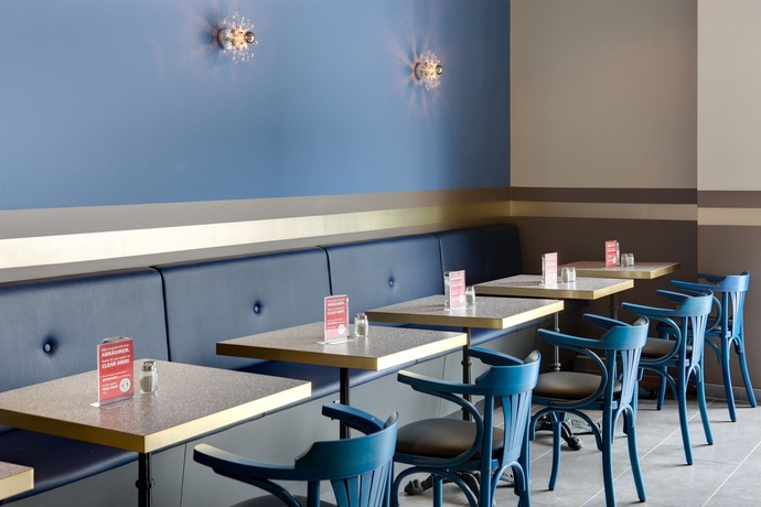 Imagen del bar/restaurante del Hotel Meininger Salzburg City Center. Foto 3