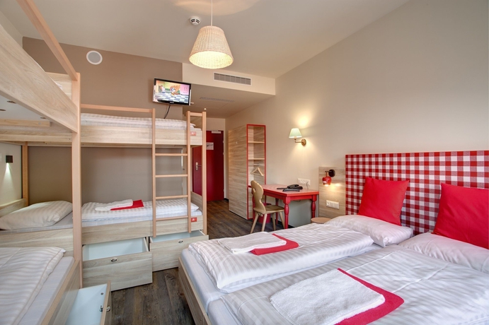 Imagen de la habitación del Hotel Meininger Salzburg City Center. Foto 11