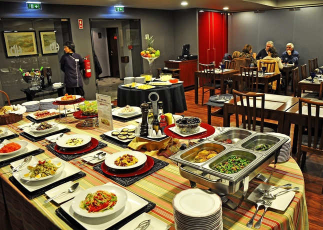 Imagen del bar/restaurante del Hotel Meira. Foto 5