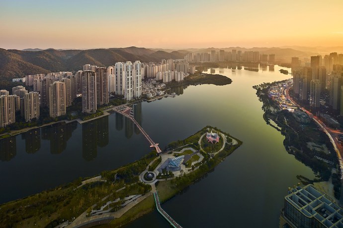 Imagen general del Hotel Meixi Lake , A Luxury Collection , Changsha. Foto 5