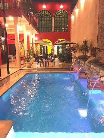 Imagen de la piscina del Hotel Mejorada Merida. Foto 19