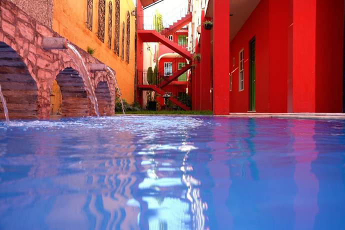 Imagen de la piscina del Hotel Mejorada Merida. Foto 20