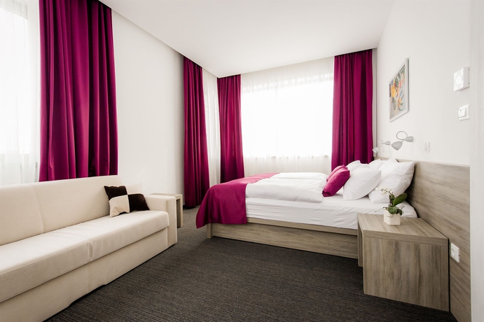 Imagen de la habitación del Hotel Meksiko. Foto 8