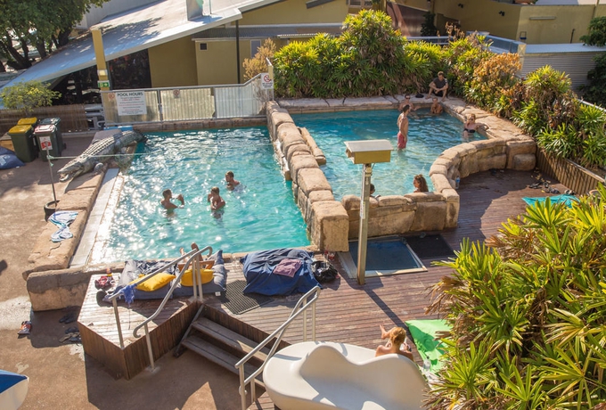 Imagen de la piscina del Hotel Melaleuca On Mitchell. Foto 11