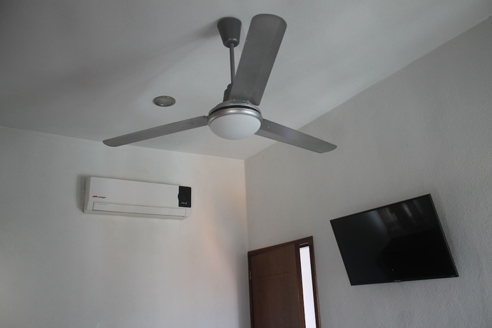 Imagen de la habitación del Hotel Melaque Paradise. Foto 5