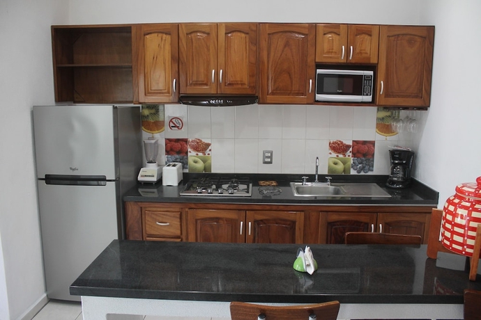 Imagen de la habitación del Hotel Melaque Paradise. Foto 8