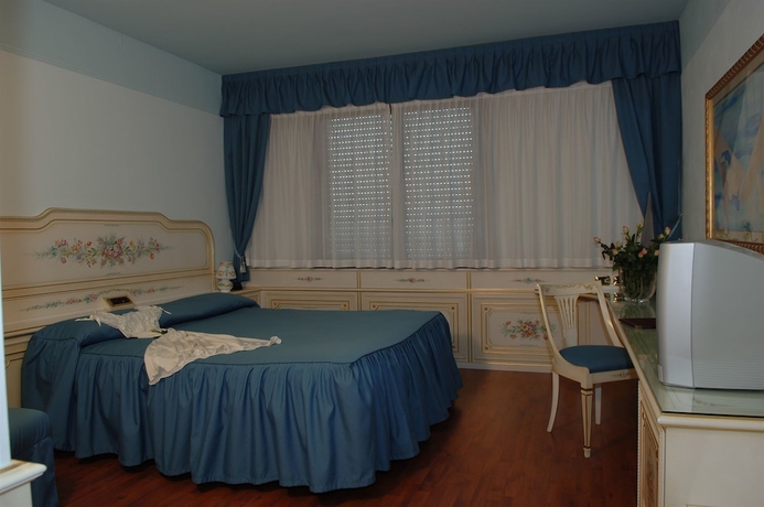 Imagen de la habitación del Hotel Melas. Foto 7