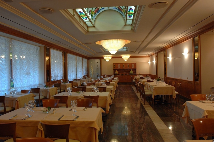 Imagen del bar/restaurante del Hotel Melas. Foto 5