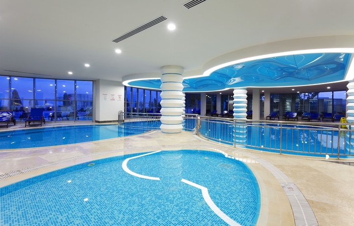 Imagen de la piscina del Hotel Melas Resort. Foto 13