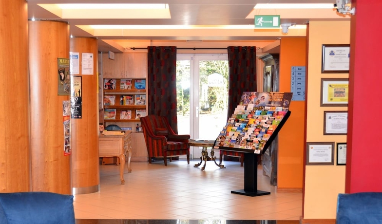 Imagen de los interiores del Hotel Melba. Foto 17