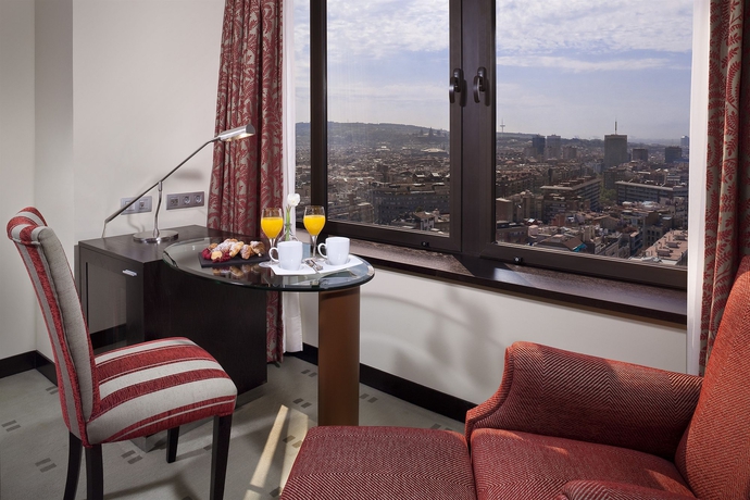 Imagen de la habitación del Hotel Melia Barcelona Sarrià. Foto 8