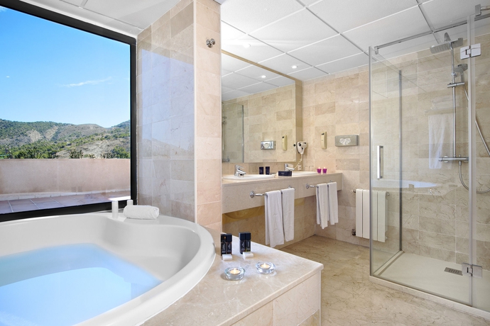 Imagen de la habitación del Hotel Melia Benidorm. Foto 8