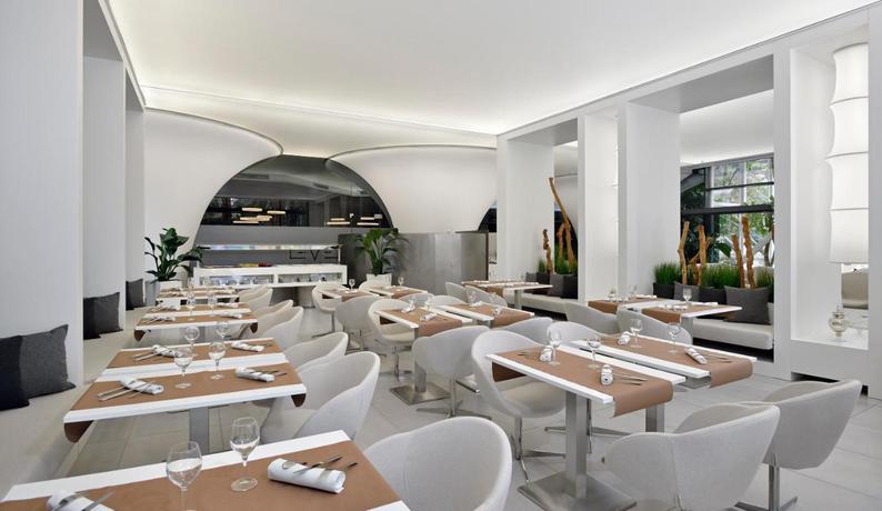 Imagen del bar/restaurante del Hotel Melia Benidorm. Foto 4