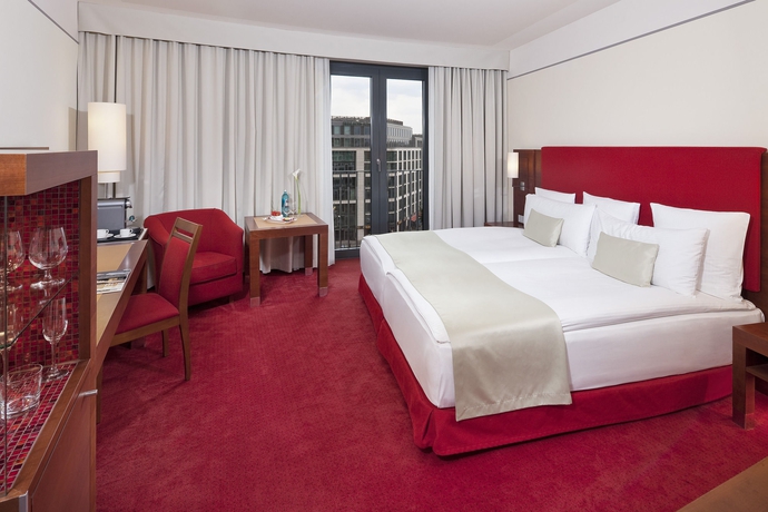 Imagen de la habitación del Hotel Melia Berlin. Foto 7