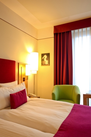 Imagen de la habitación del Hotel Melia Berlin. Foto 8