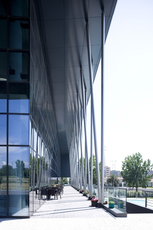 Imagen de los exteriores del Hotel Melia Braga and Spa. Foto 8