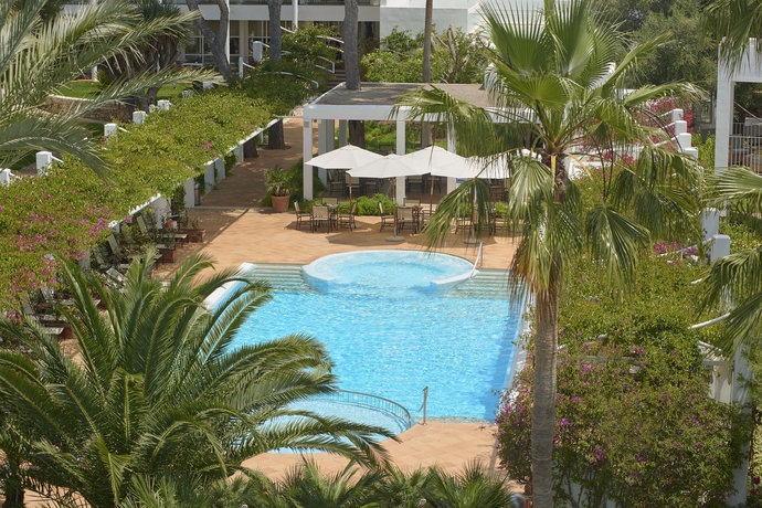 Imagen de la piscina del Hotel Melia Cala d'Or Boutique Hotel. Foto 19